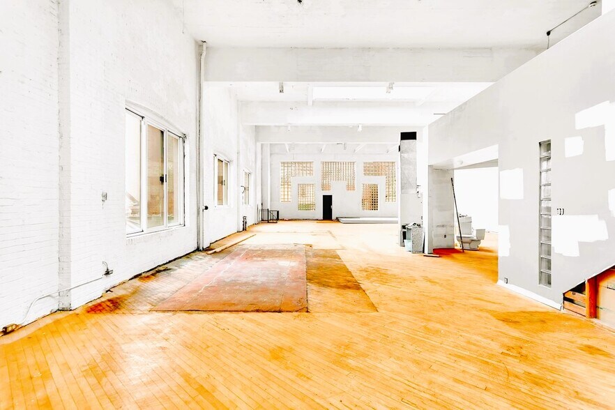 More Photos Of 420 N Craig St, Pittsburgh General Retail For Sale