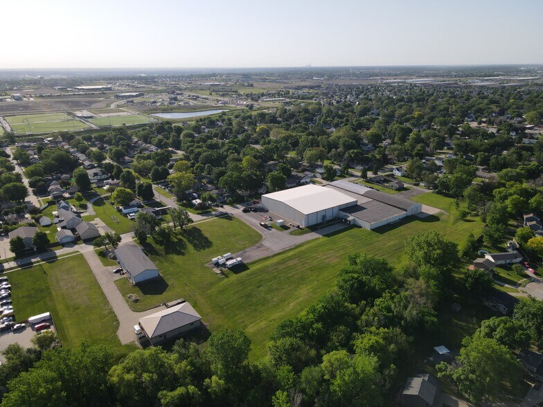 More Photos Of 512 NE Main St, Grimes Distribution For Sale
