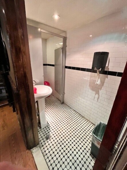 More Photos Of 62 Court St, Brooklyn Apartments For Sale