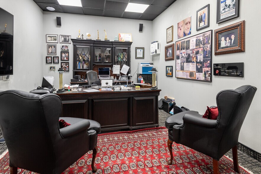 More Photos Of 302 S Lewis Ave, Tulsa Medical For Lease