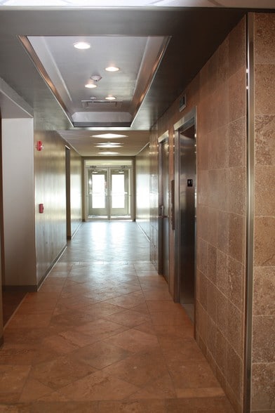 More Photos Of 1901-1907 Vestal Pky E, Vestal Township Office For Lease