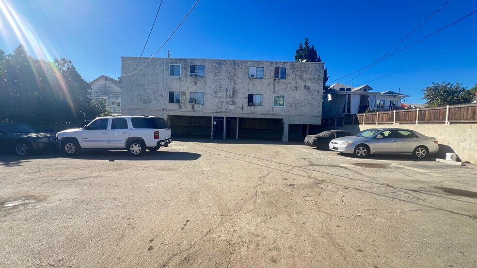 More Photos Of 2614 Griffin Ave, Los Angeles Apartments For Sale