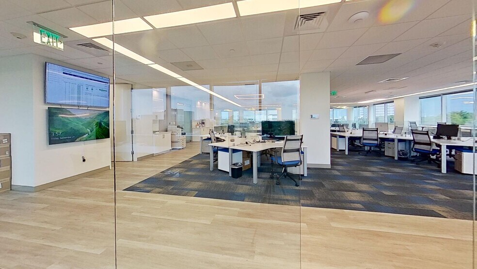 More Photos Of 500 W Cypress Creek Rd, Fort Lauderdale Office For Lease