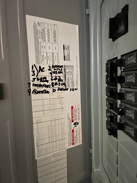 More Photos Of 2951 N Broadway St, Chicago Apartments For Lease