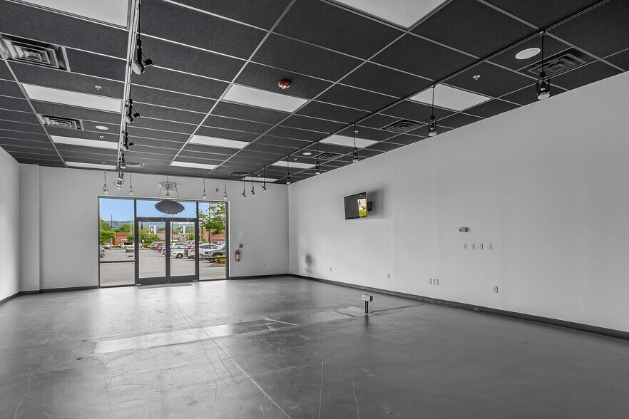 More Photos Of 1880 N Eastman Rd, Kingsport Unknown For Lease