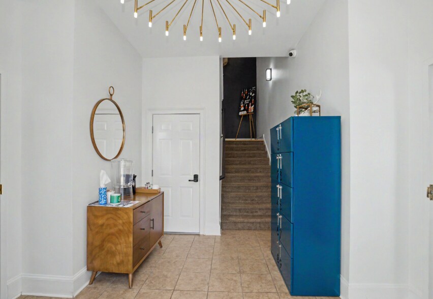 More Photos Of 139 W Ellis Rd, Griffin Loft Creative Space For Sale