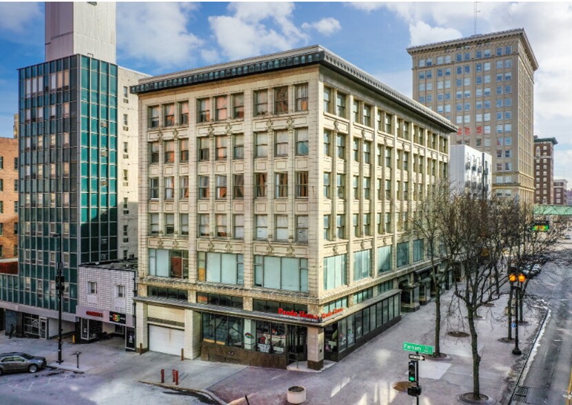 More Photos Of 305 S 16th St, Omaha Apartments For Lease