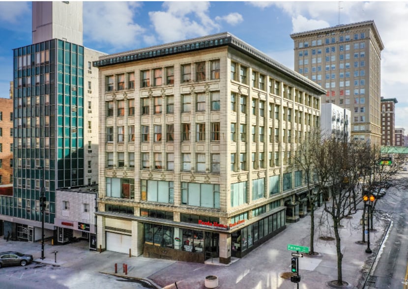 More Photos Of 305 S 16th St, Omaha Apartments For Lease