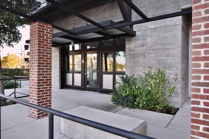 More Photos Of 2235 E 6th St, Austin Apartments For Sale