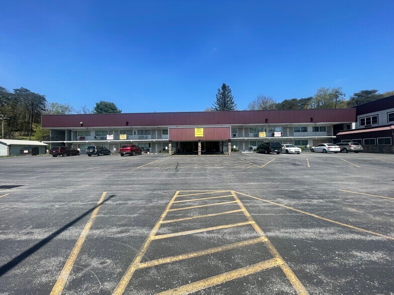 More Photos Of 11979 William Penn Hwy, Huntingdon Hotel For Sale