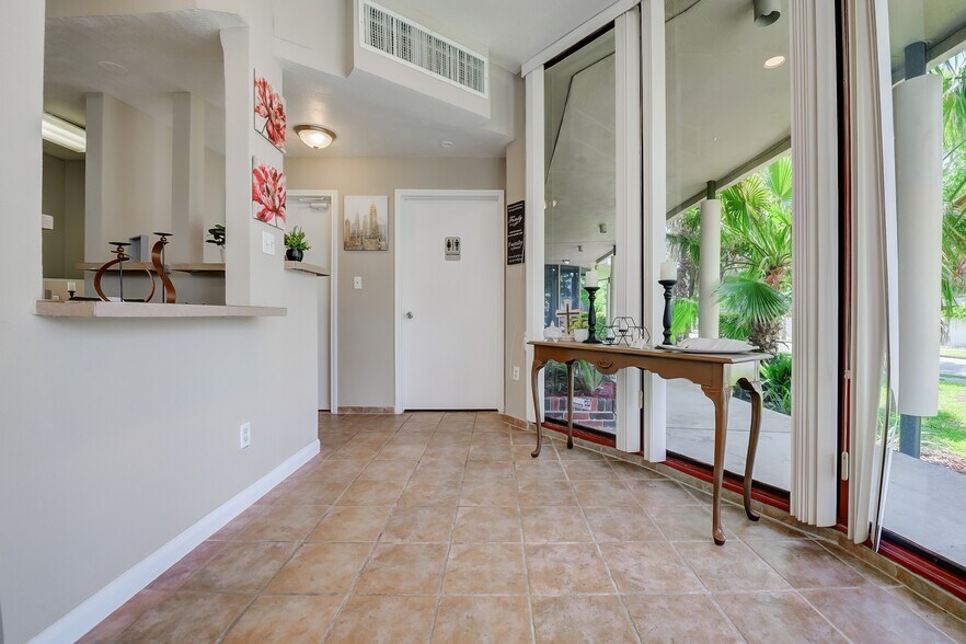 More Photos Of 2601 Prospect St, Houston Medical For Sale