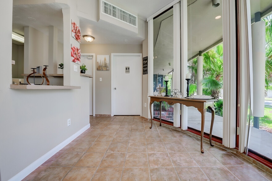 More Photos Of 2601 Prospect St, Houston Medical For Sale