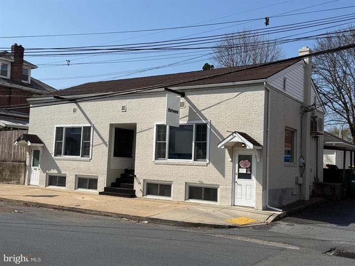 More Photos Of 20 Linden Rd, Hershey Office Residential For Lease