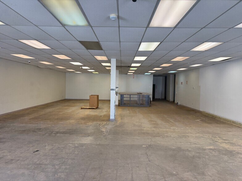More Photos Of 171 Capitol St, Augusta Storefront For Lease