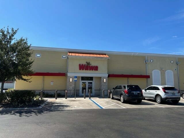 More Photos Of 3601 E Silver Springs Blvd, Ocala Service Station For Sale