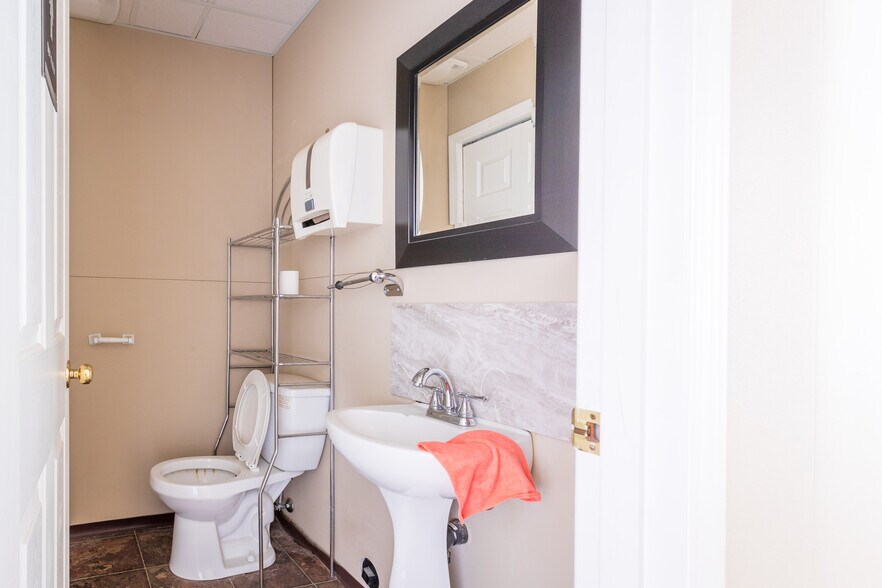 More Photos Of 310 Williams Industrial Dr, Neilburg Service For Sale