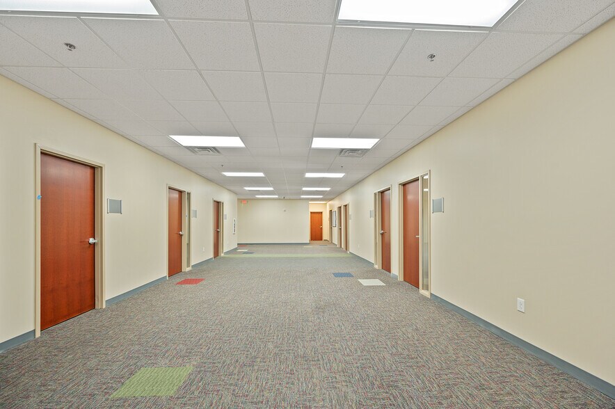More Photos Of 119 Fairfield Ave, Bellevue Office For Lease