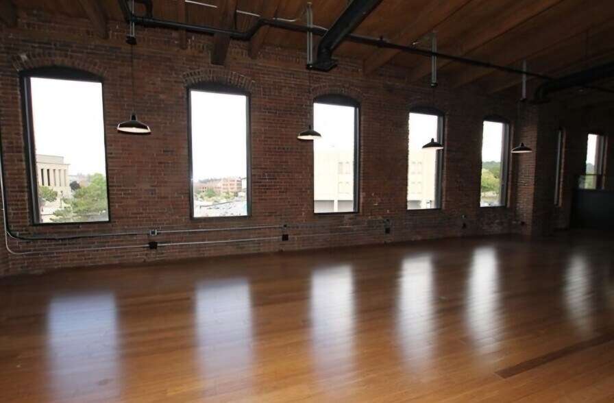 More Photos Of 25 Union St, Worcester Loft Creative Space For Lease