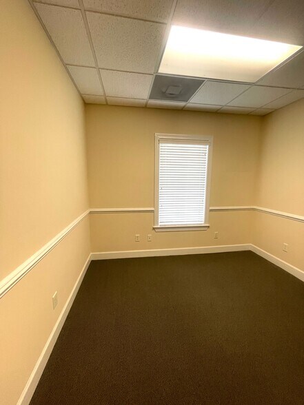 More Photos Of 1 Oglethorpe Professional Blvd, Savannah Office For Lease