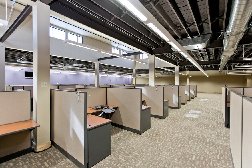 More Photos Of 3117 1st Ave SE, Cedar Rapids Loft Creative Space For Sale