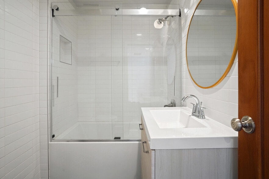 More Photos Of 1411-1413 Cloverfield Blvd, Santa Monica Apartments For Sale