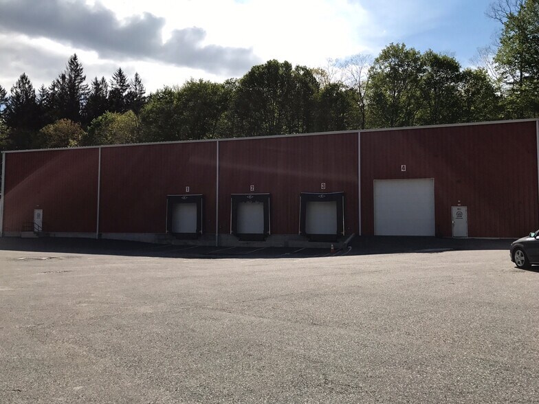 More Photos Of 223 Kent Rd, New Milford Warehouse For Lease
