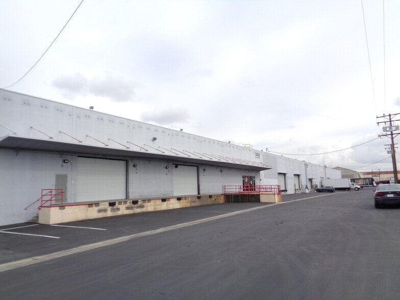 More Photos Of 2828-2840 S Alameda St, Vernon Warehouse For Lease