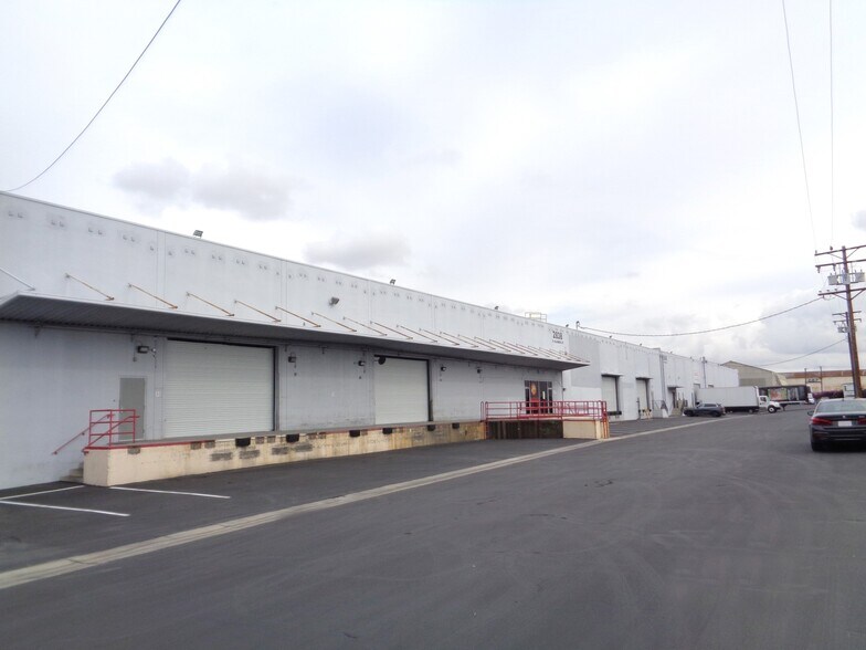 More Photos Of 2828-2840 S Alameda St, Vernon Warehouse For Lease