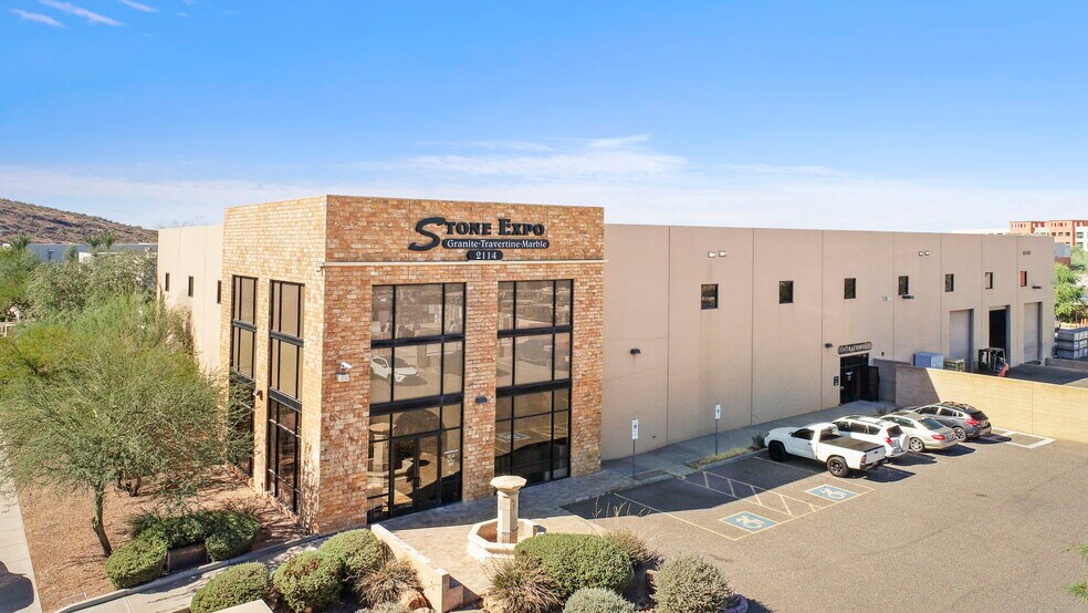 More Photos Of 2114 W Parkside Ln, Phoenix Warehouse For Sale