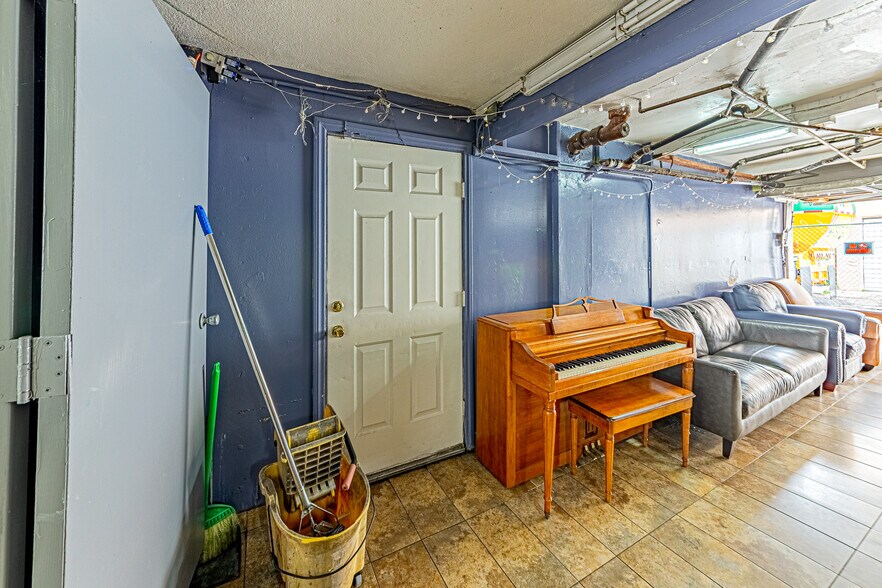 More Photos Of 1756 Pacific Ave, Long Beach Storefront For Sale