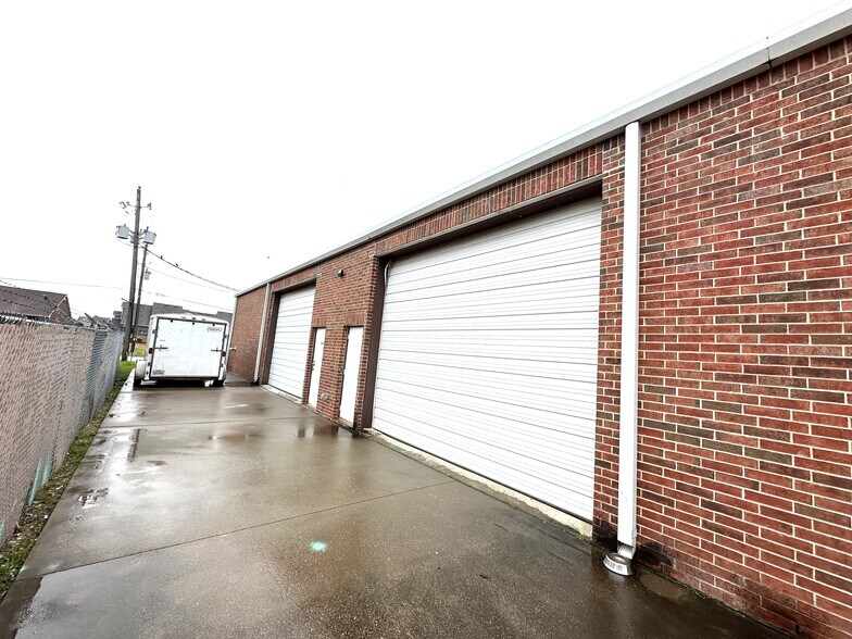 More Photos Of 211 Regency Dr, Wylie Light Manufacturing For Sale