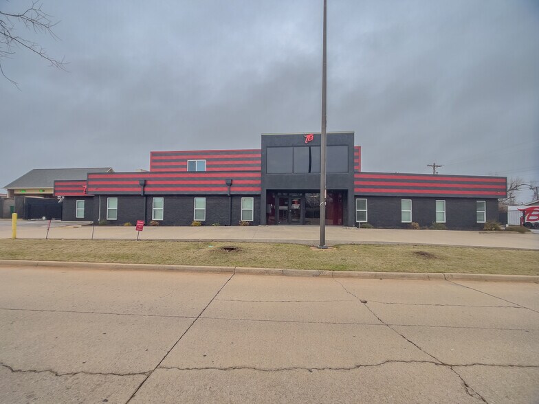More Photos Of 6001 Nw Expressway, Oklahoma City Office For Sale