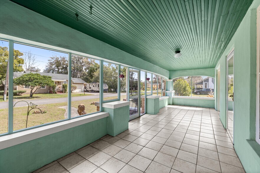 More Photos Of 7018 SE 222nd St, Hawthorne Flex For Sale