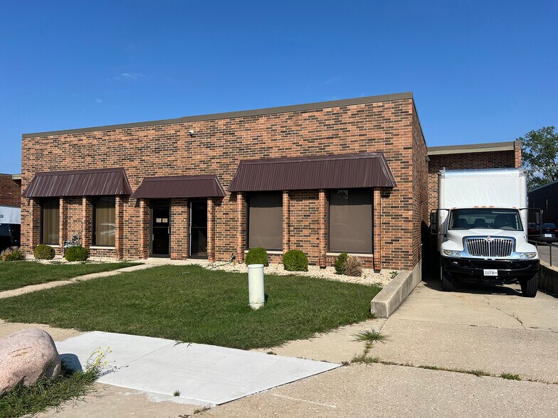 More Photos Of 135-139 Joey Dr, Elk Grove Village Warehouse For Sale