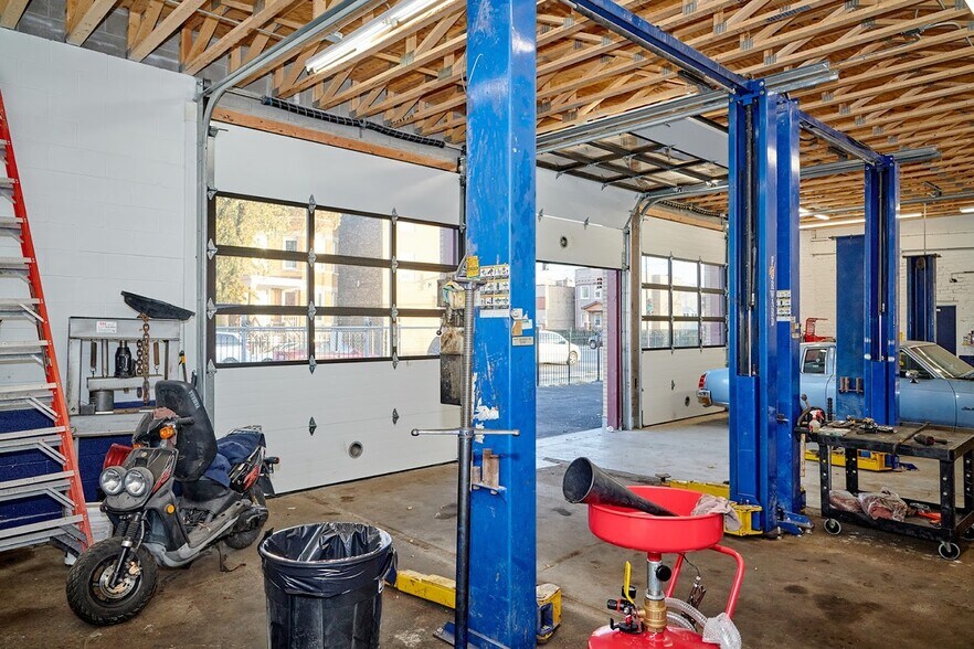 More Photos Of 3800 W Division St, Chicago Auto Salvage Facility For Lease