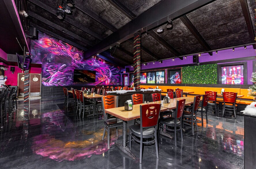 More Photos Of 1805 W 1st St, Springfield Restaurant For Lease