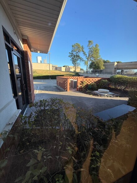 More Photos Of 3413 Golden Rd, Tyler Medical For Lease