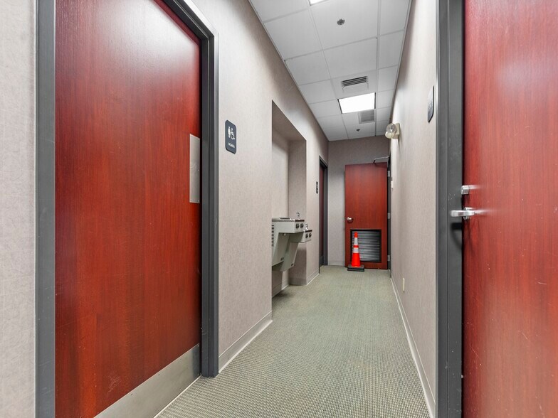 More Photos Of 174 Clarkson Rd, Ballwin Office For Sale