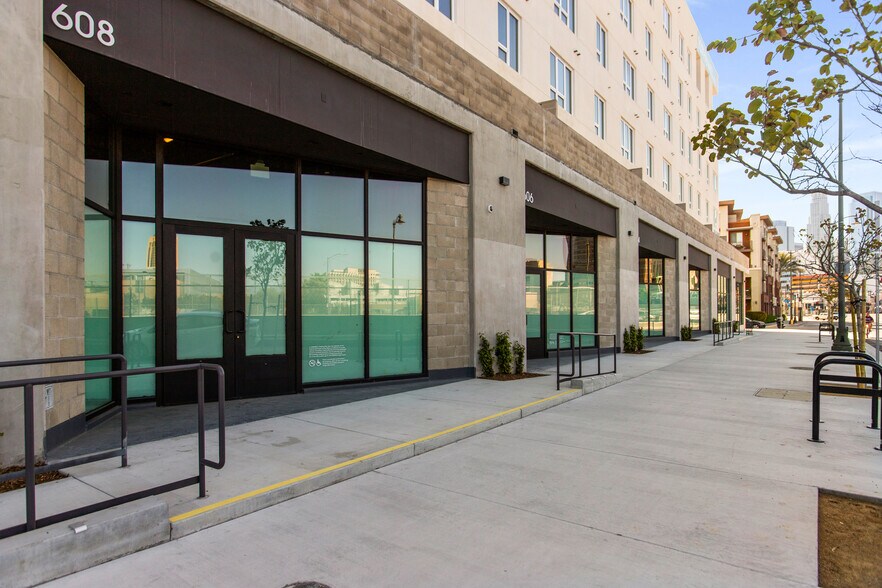 More Photos Of 107 S Hewitt St, Los Angeles Apartments For Lease