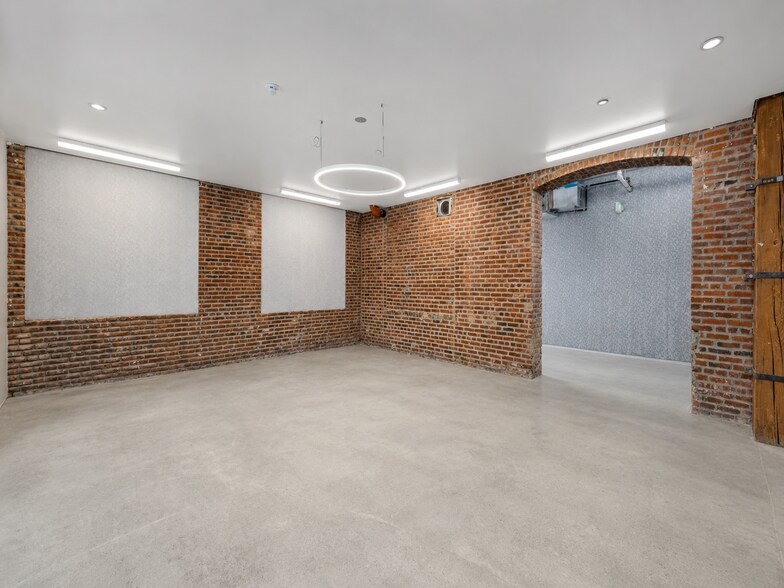 More Photos Of 440 Seaton St, Los Angeles Loft Creative Space For Lease
