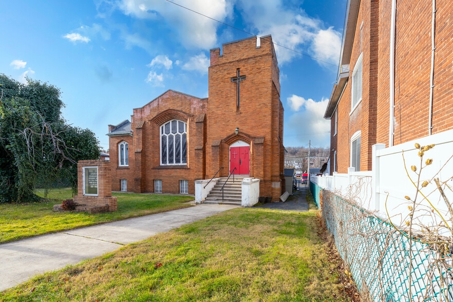 More Photos Of 927 Broadway, Fountain Hill Religious Facility For Sale