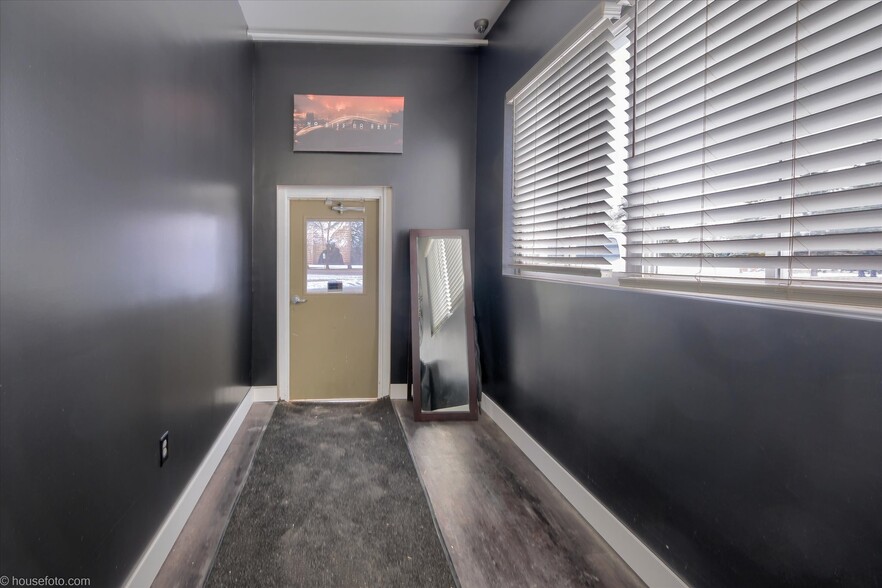 More Photos Of 5482 Miller Rd, Swartz Creek Auto Repair For Sale