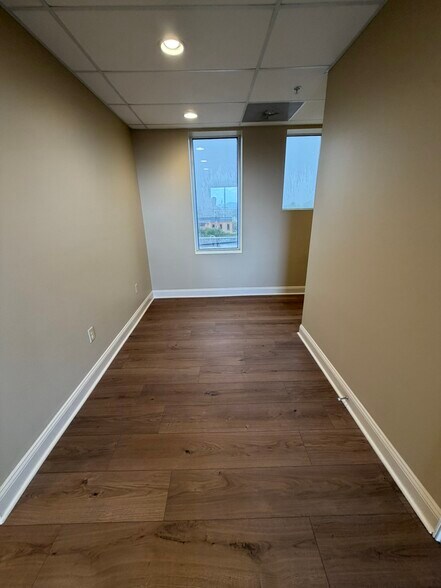 More Photos Of 327 Main St, Greenwood Office For Lease