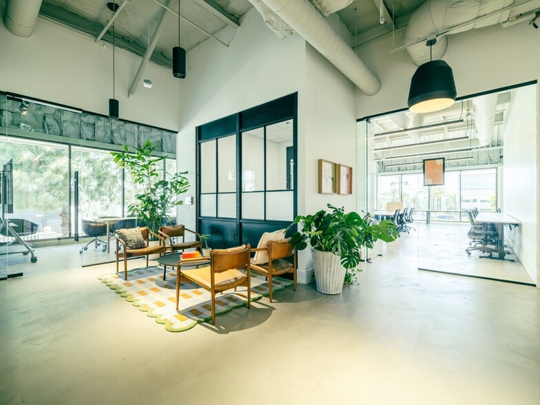 More Photos Of 17190 Bernardo Center Dr, San Diego Coworking Space