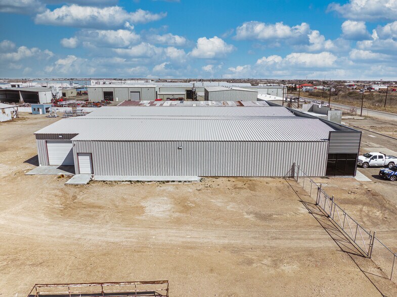 More Photos Of 2400 Steven Rd, Odessa Warehouse For Sale