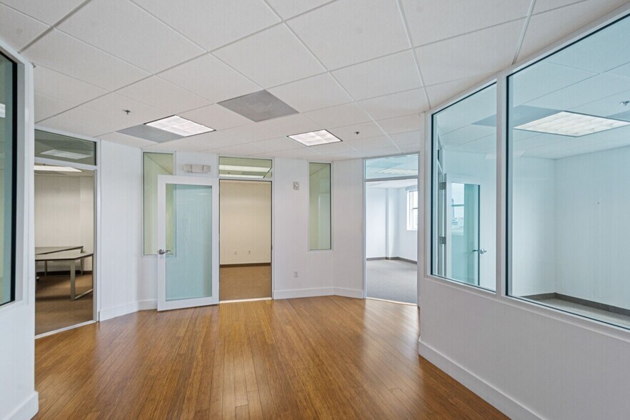 More Photos Of , North Miami Beach Office For Sale