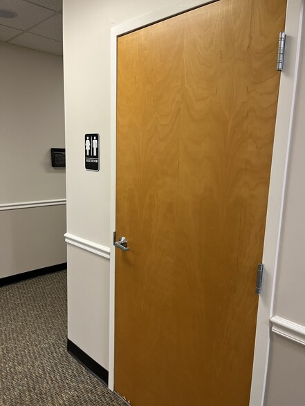 More Photos Of 1091 Pemberton Hill Rd, Apex Medical For Lease