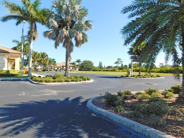 More Photos Of 372-390 N Babcock St, Melbourne Medical For Lease