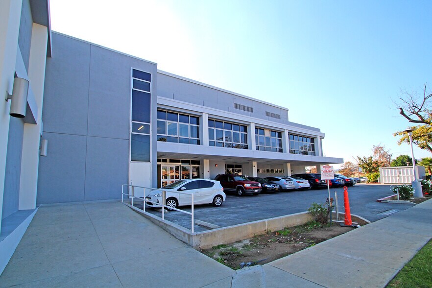 More Photos Of 801 S Chevy Chase Dr, Glendale Medical For Lease