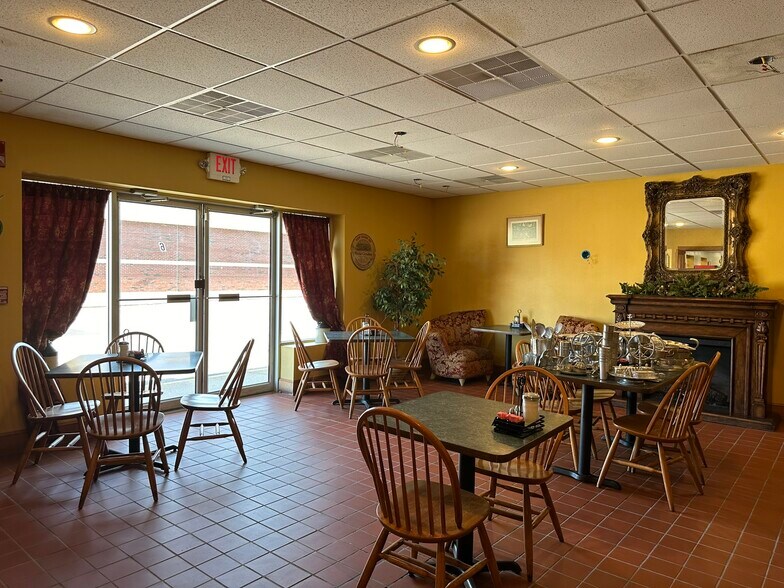 More Photos Of 194 Main St, Amesbury Restaurant For Sale
